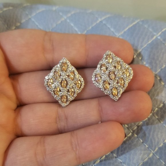 Swarovski Elements Marquise Yellow stone women's Earrings - Picture 5 of 8